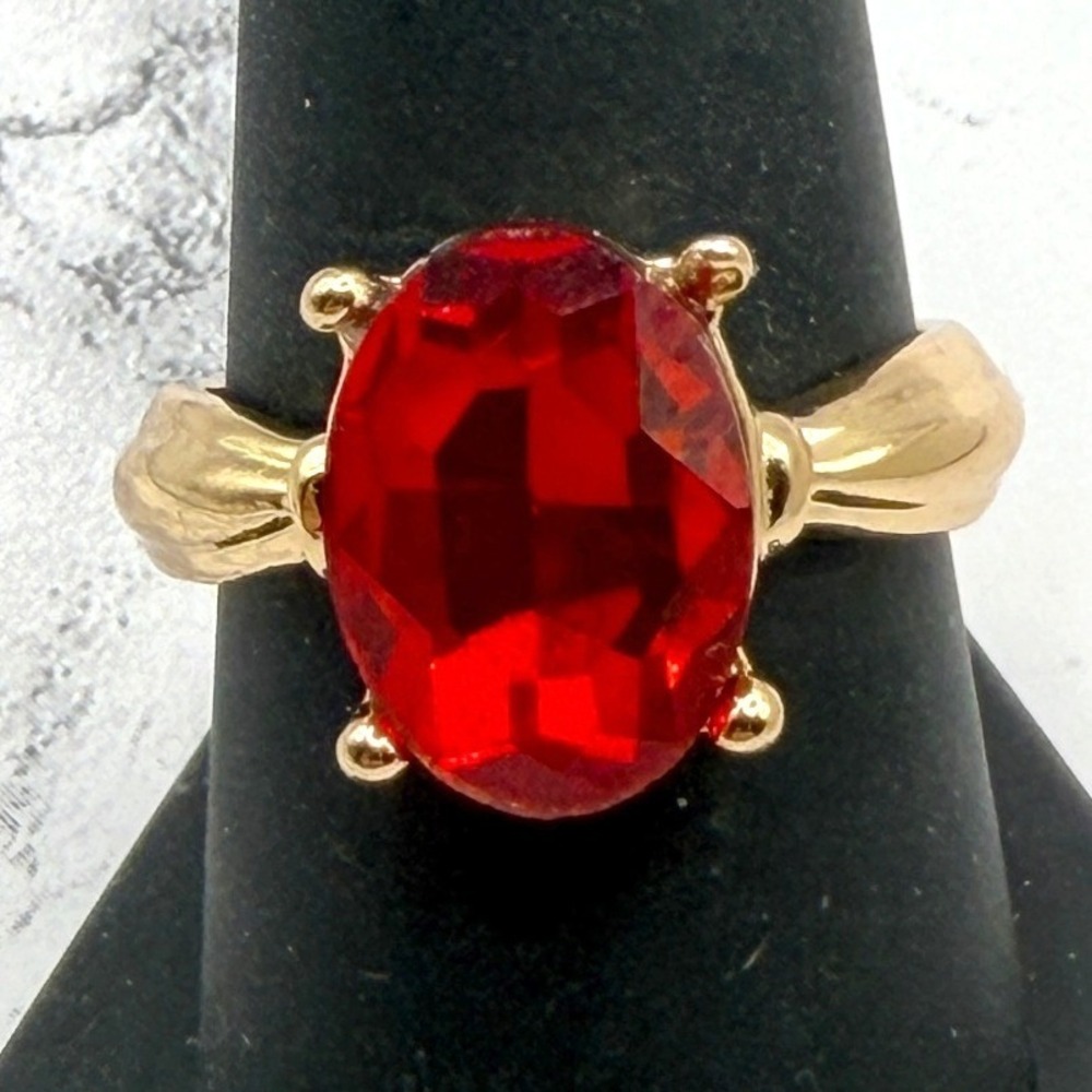 Bold Red Statement Ring Gold Tone Size 8.5 Vampirecore Gothic - VIDEO